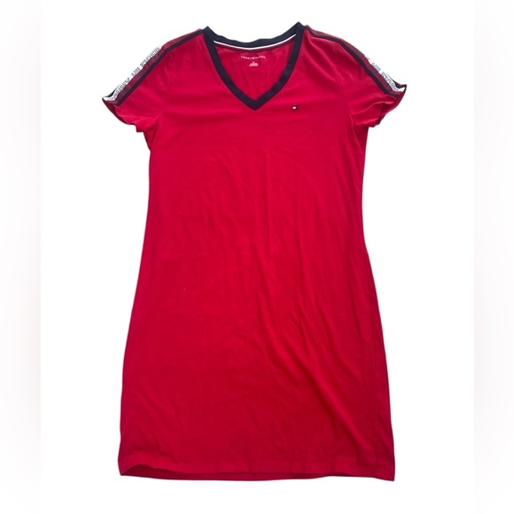 Tommy Hilfiger Red V-Neck with Black Trim size M - Picture 1 of 9